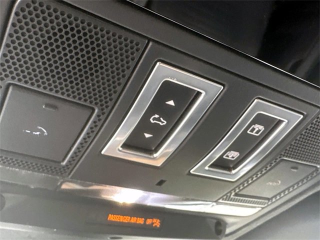 Used 2025 Land Rover Defender 110 image 24