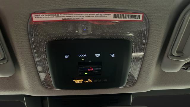 Used 2024 Toyota Prius LE AWD/4WD image 32