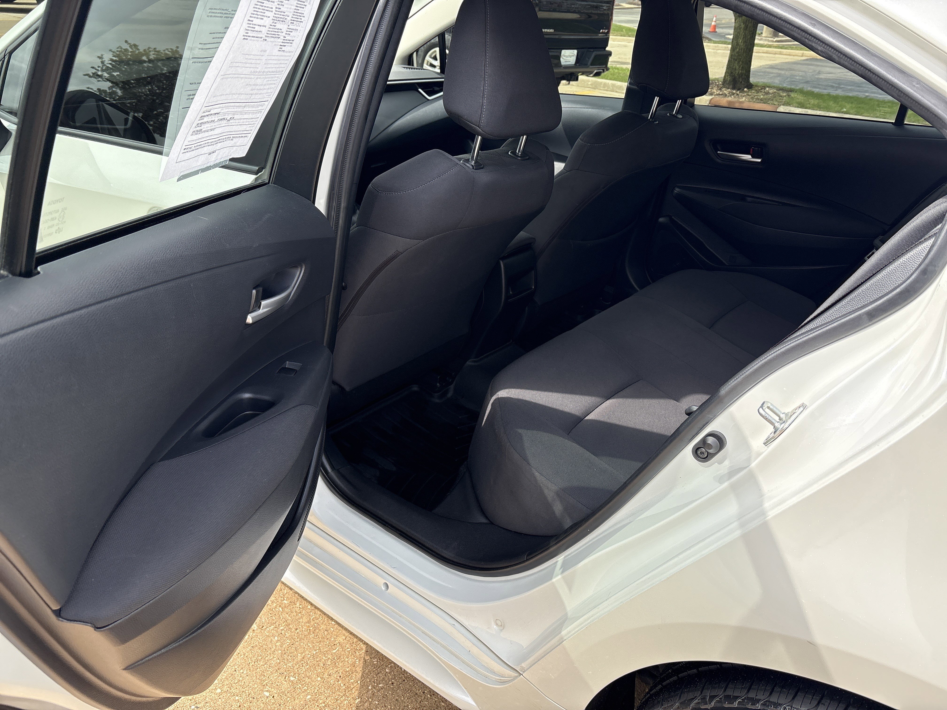 Used 2020 Toyota Corolla LE w/ LE Convenience Package image 10