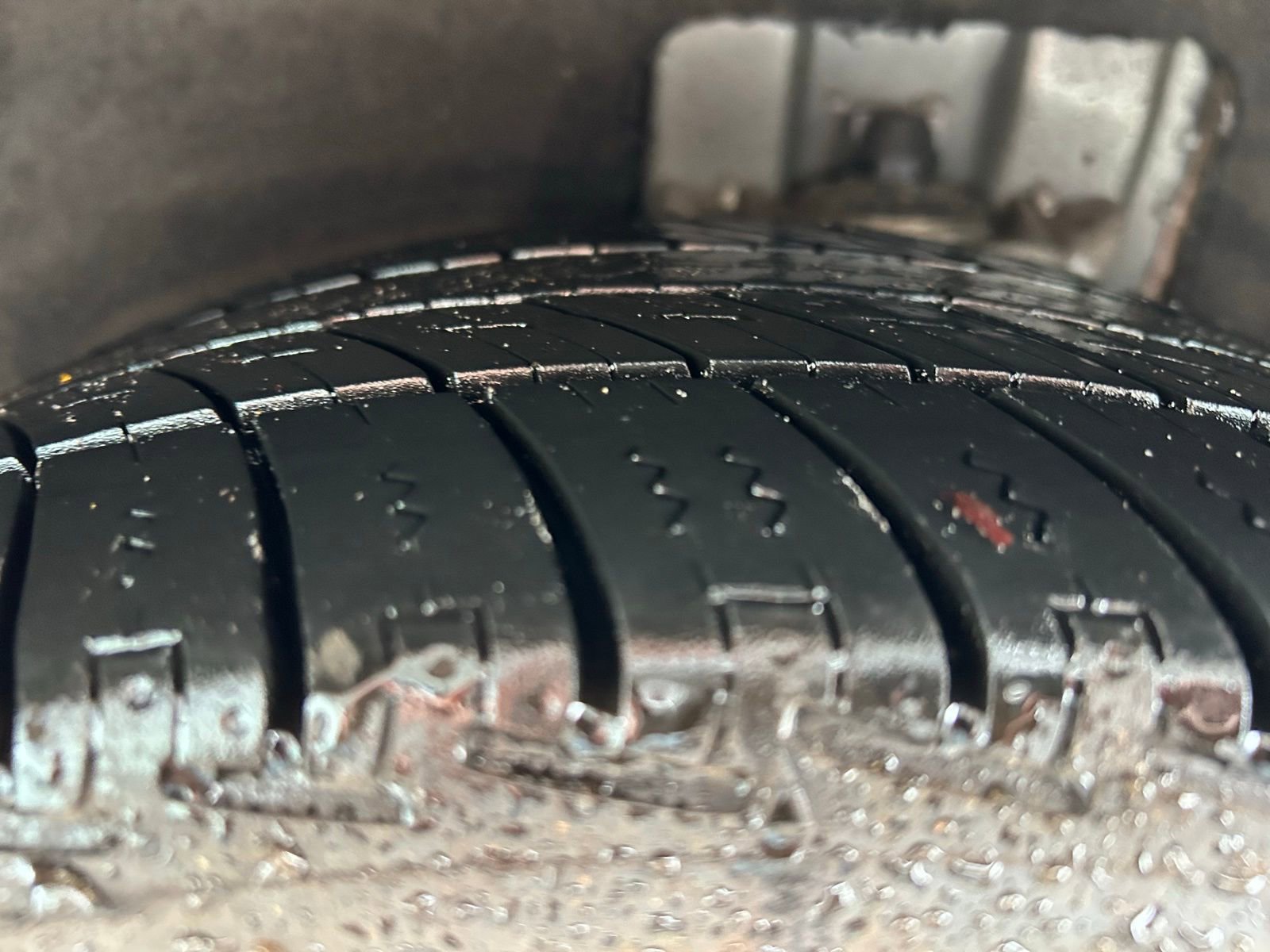 Used 2018 Ford Fusion SE w/ Fusion SE Technology Package image 26