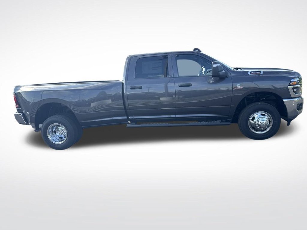 New 2027 RAM 3500 Tradesman AWD/4WD image 2