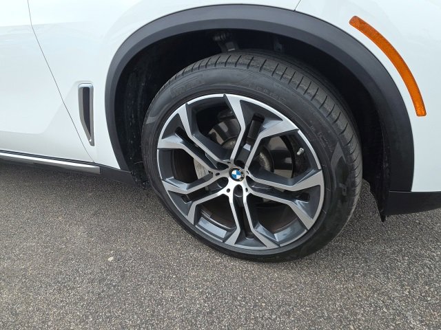 Used 2023 BMW X5 xDrive40i w/ Executive Package image 10