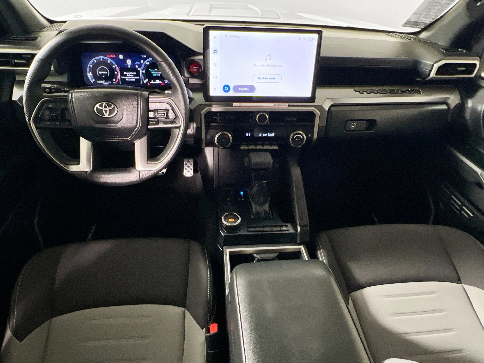 Used 2025 Toyota Tacoma TRD Sport image 30