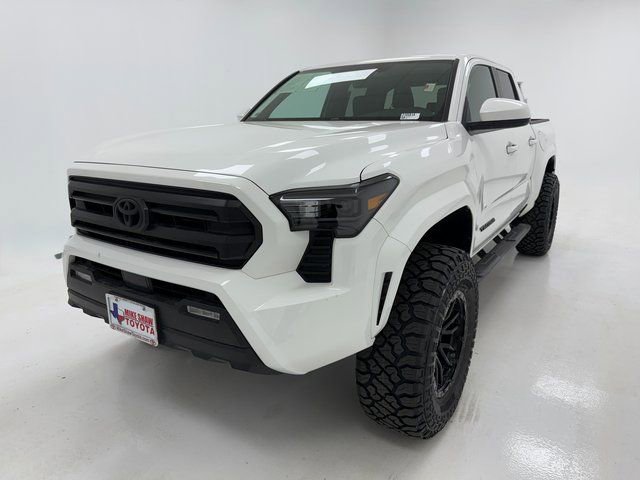 Used 2024 Toyota Tacoma SR5 AWD/4WD image 4