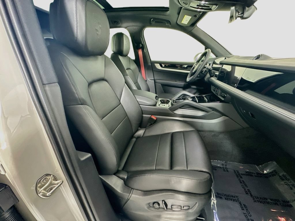 New 2026 Porsche Cayenne AWD/4WD image 30