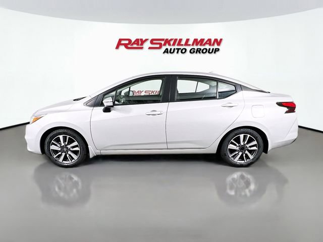Used 2020 Nissan Versa SV image 4