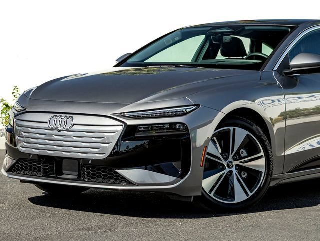 Used 2025 Audi A6 e-tron Premium Plus w/ Premium Plus AWD/4WD image 2