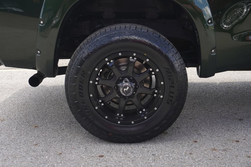 Used 2013 Toyota Tundra 4x4 Double Cab w/ Tow Pkg image 12