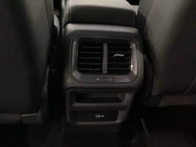 Used 2024 Volkswagen Taos SE image 13