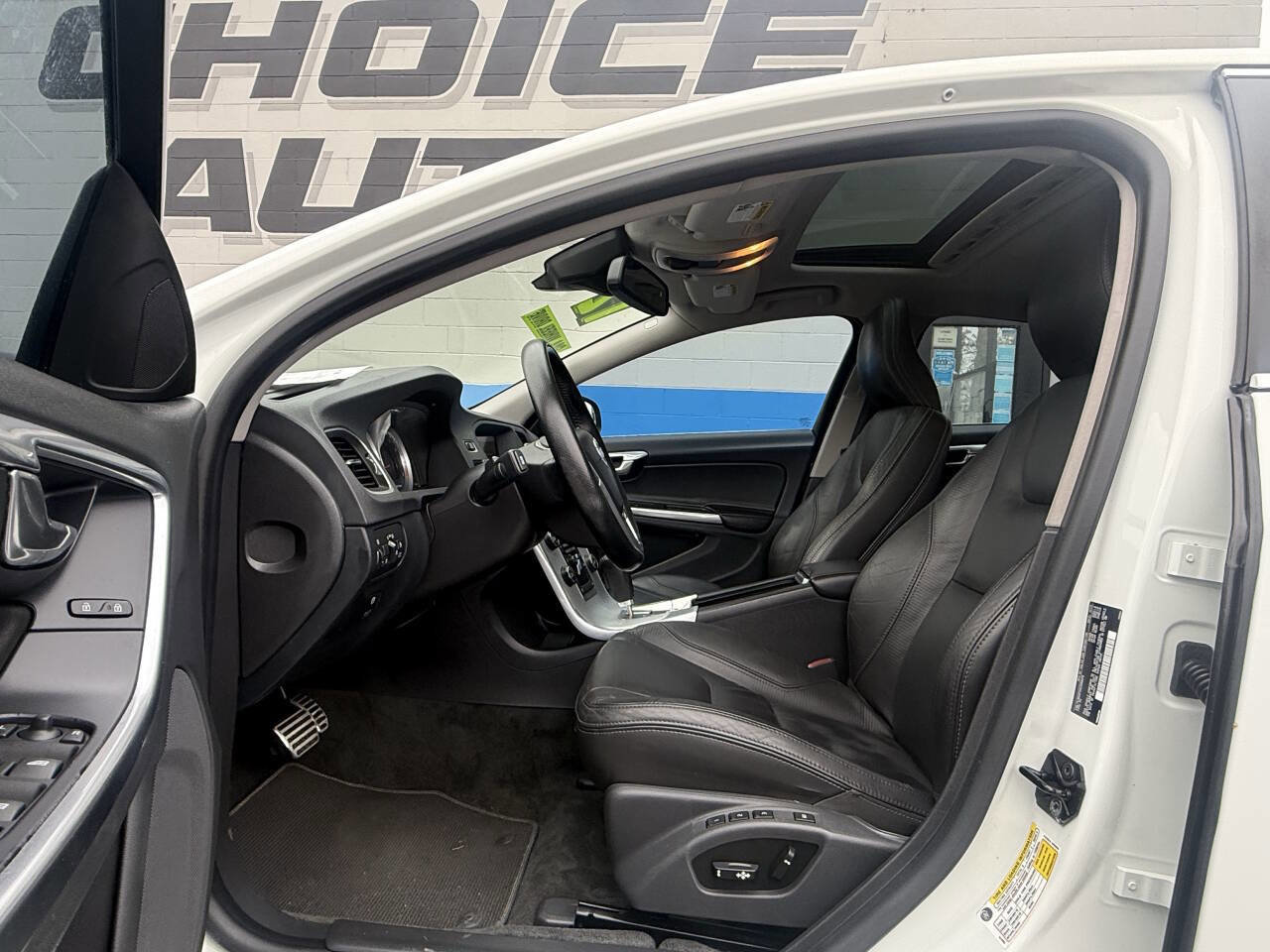 Used 2012 Volvo S60 T6 R-Design image 7