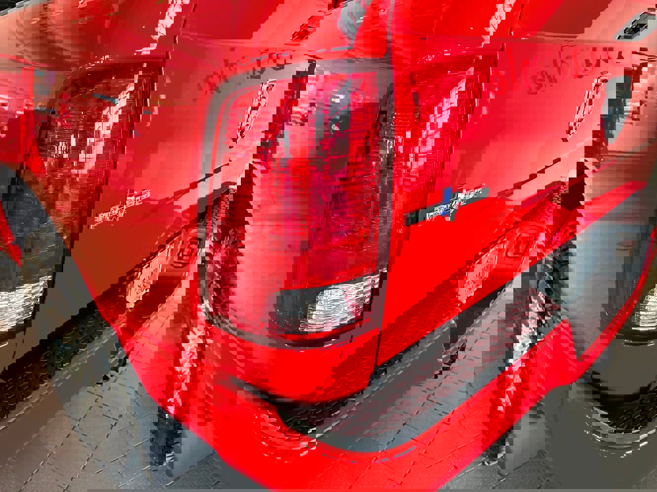 Used 2018 RAM 1500 Express image 28