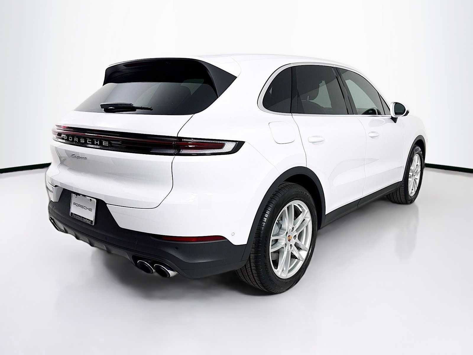 Certified 2025 Porsche Cayenne image 9