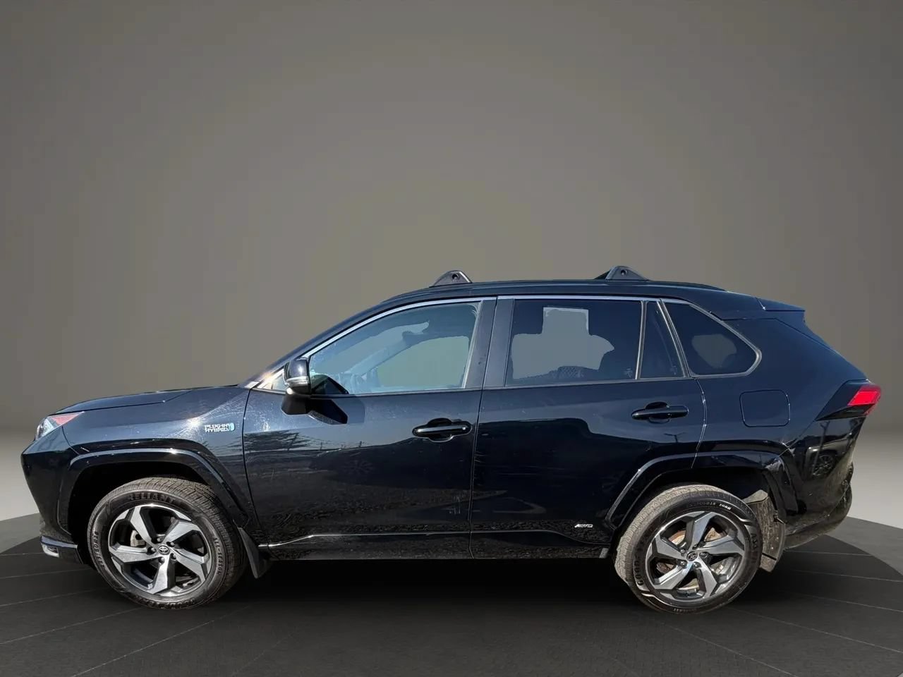 Used 2021 Toyota RAV4 SE w/ Weather & Moonroof Package AWD/4WD image 8