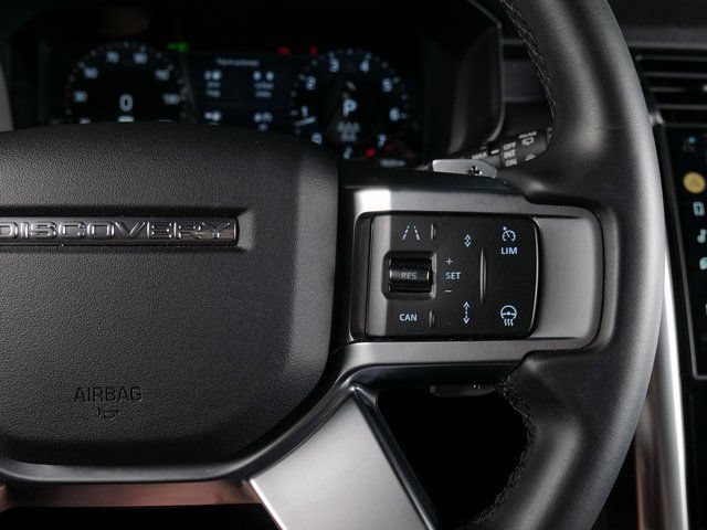 Certified 2025 Land Rover Discovery Dynamic SE AWD/4WD image 20
