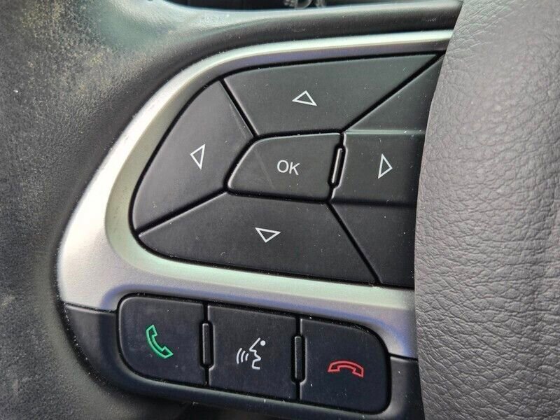 Used 2018 Jeep Compass Limited w/ Navigation Group FWD image 26