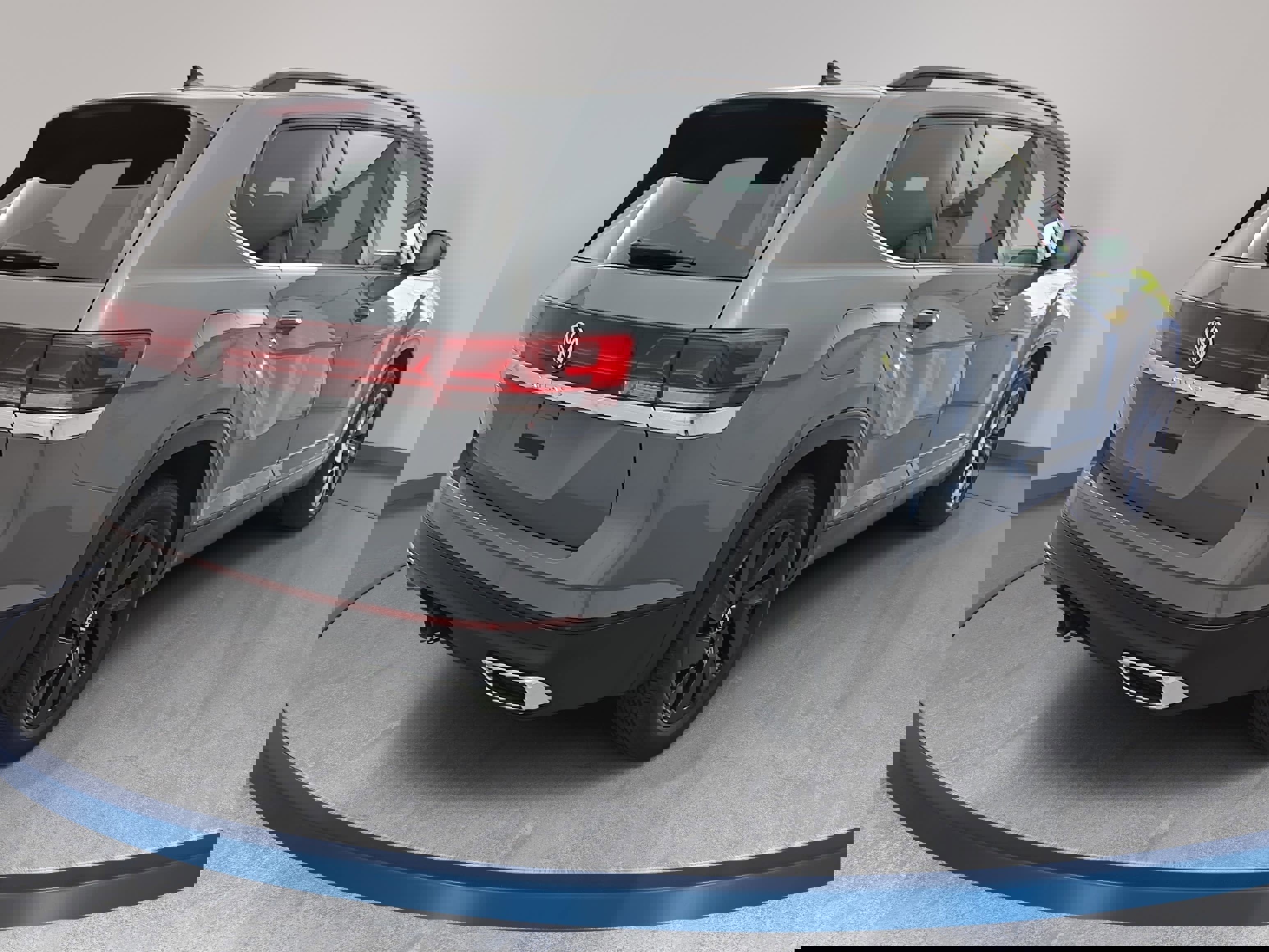 Used 2025 Volkswagen Atlas SE w/ Panoramic Sunroof Package image 5