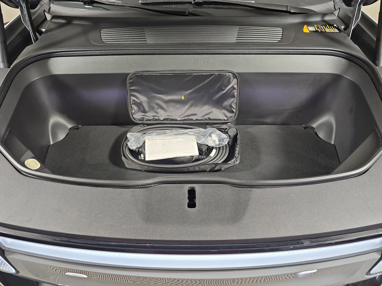 Used 2024 Rivian R1S Adventure image 14