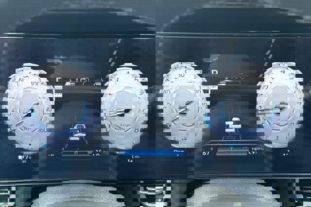 New 2025 Hyundai Elantra SEL image 21