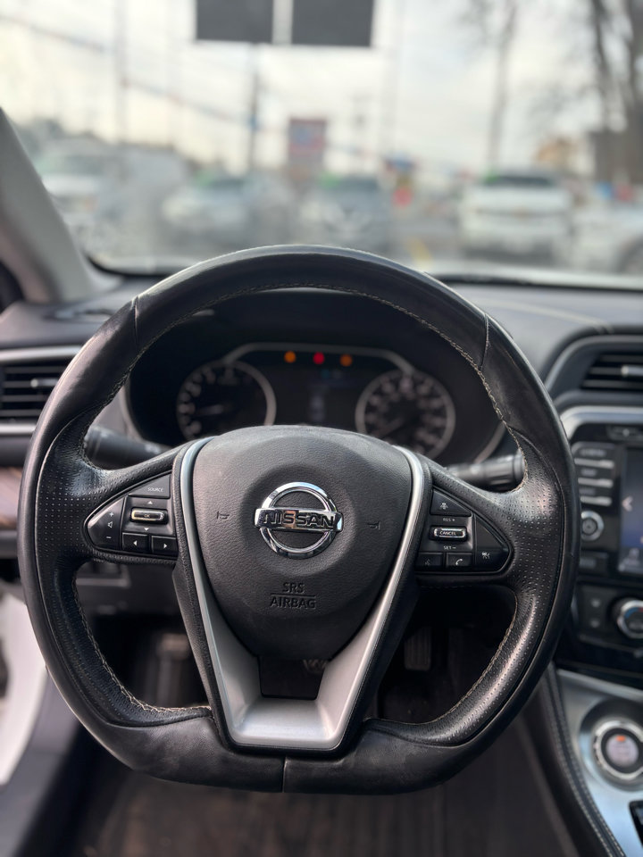 Used 2017 Nissan Maxima Platinum image 10