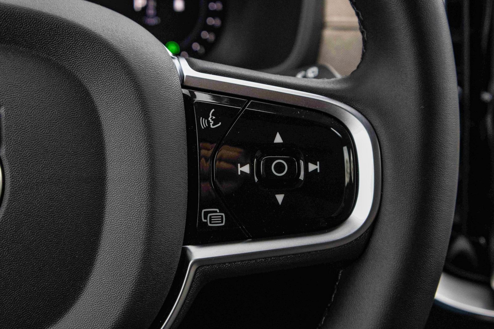 New 2026 Volvo XC90 B5 Core image 37