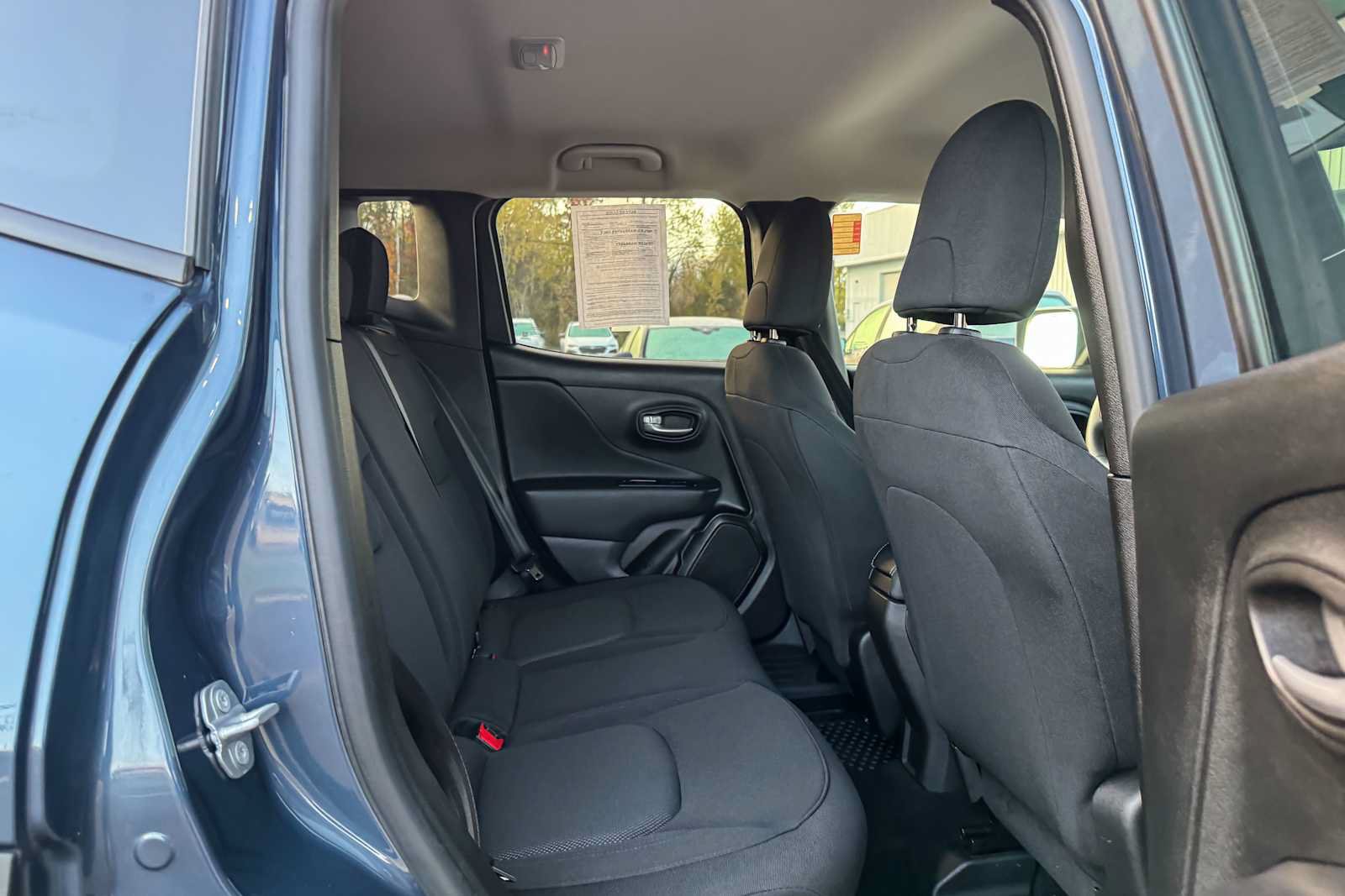 Used 2023 Jeep Renegade Latitude AWD/4WD image 11