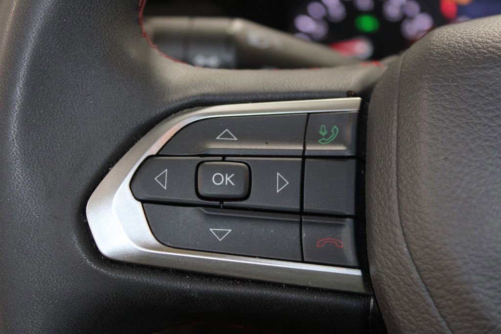 Used 2025 Jeep Compass Trailhawk AWD/4WD image 43