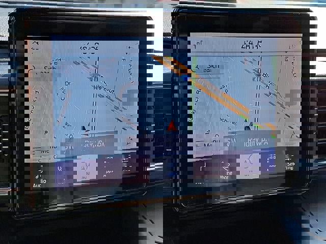 Used 2021 Ford Explorer XLT w/ Equipment Group 202A image 18