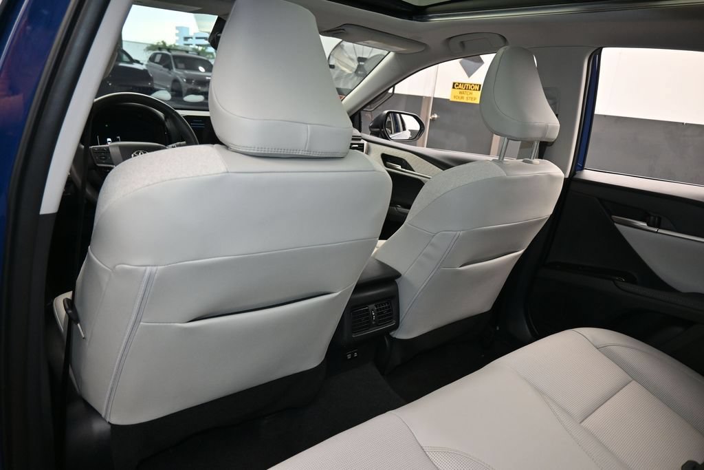 Used 2025 Toyota Camry XLE FWD image 32