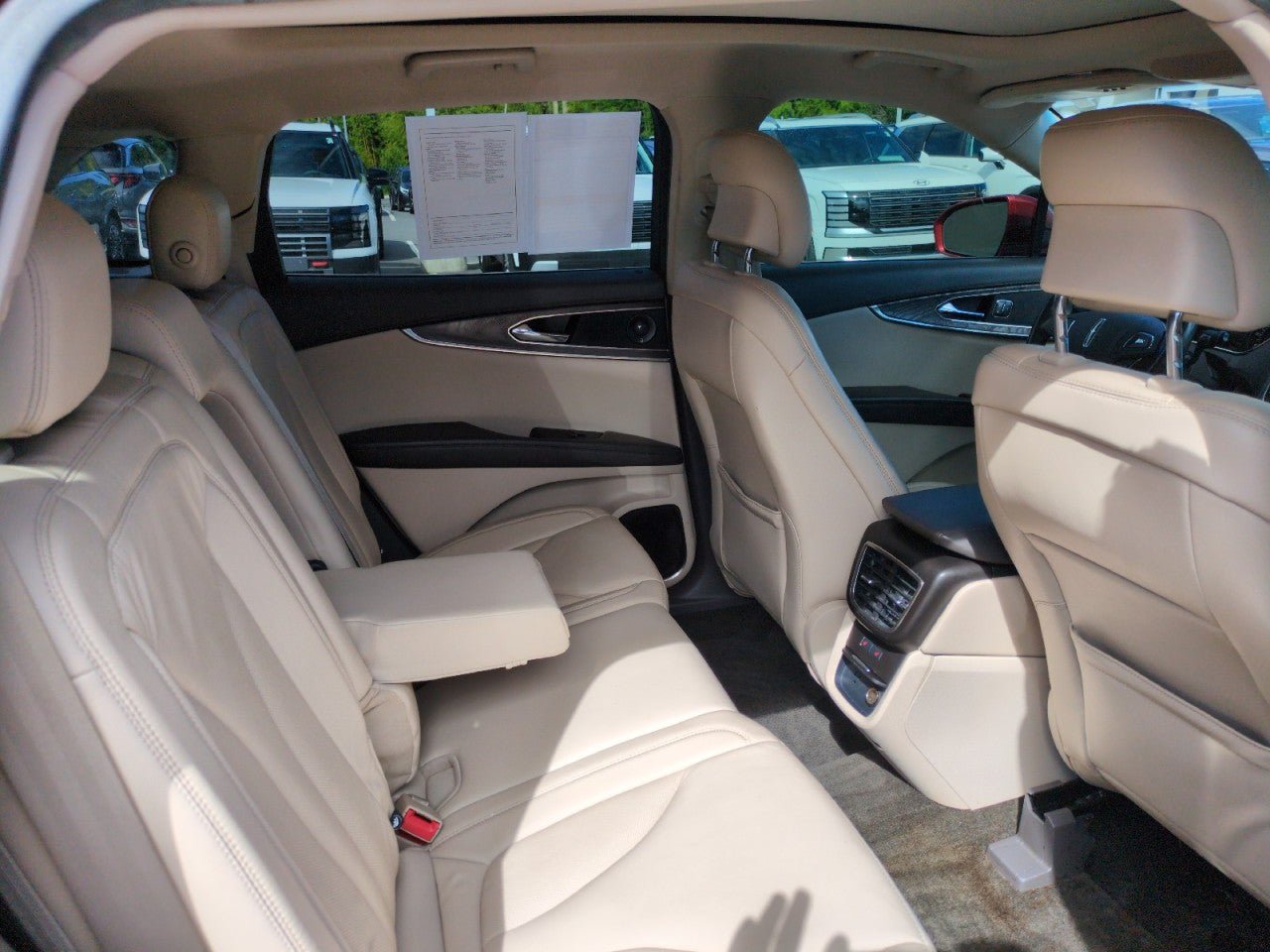 Used 2016 Lincoln MKX Select w/ Select Plus Package AWD/4WD image 28