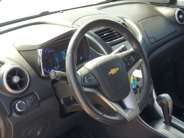 Used 2015 Chevrolet Trax LT w/ LT Sun and Sound Package FWD image 10