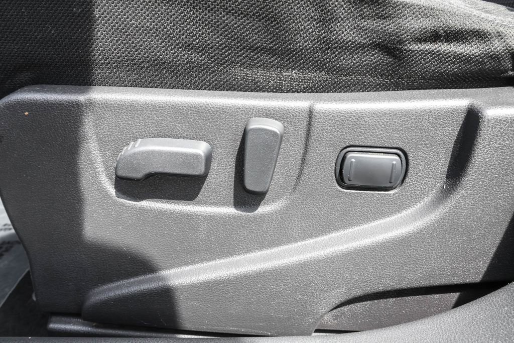 Used 2012 Nissan Rogue SV w/ Premium Pkg image 10