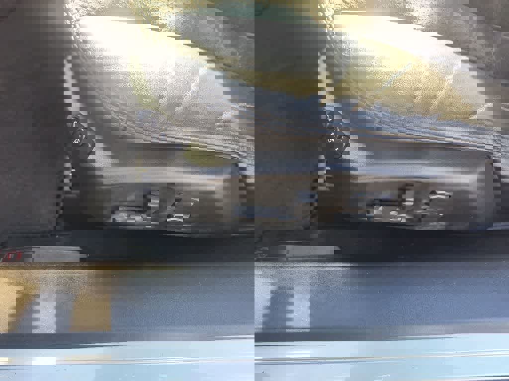 Used 2006 Cadillac XLR V image 12