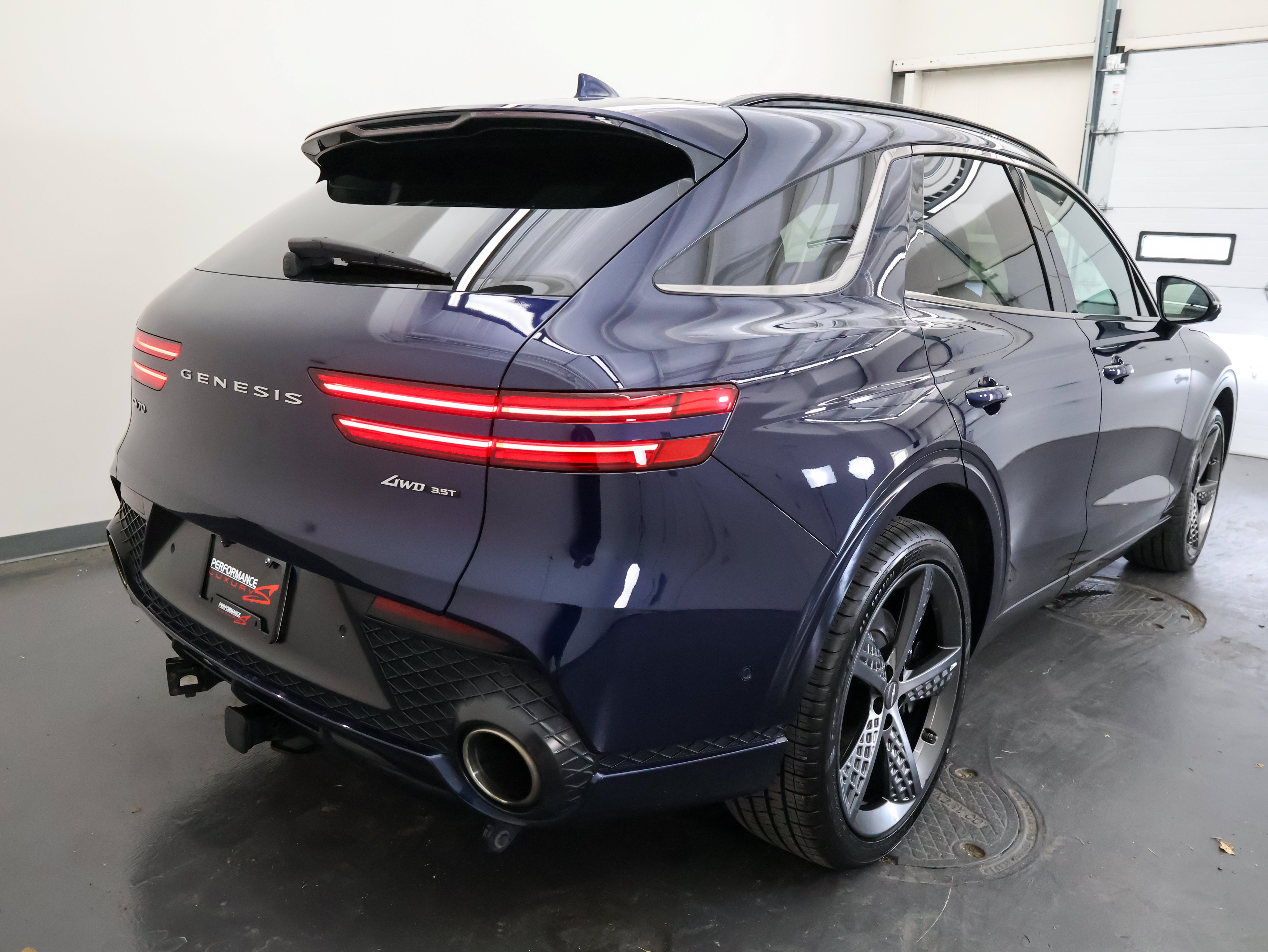 Used 2023 Genesis GV70 3.5T Sport w/ Sport Prestige Package AWD/4WD image 3