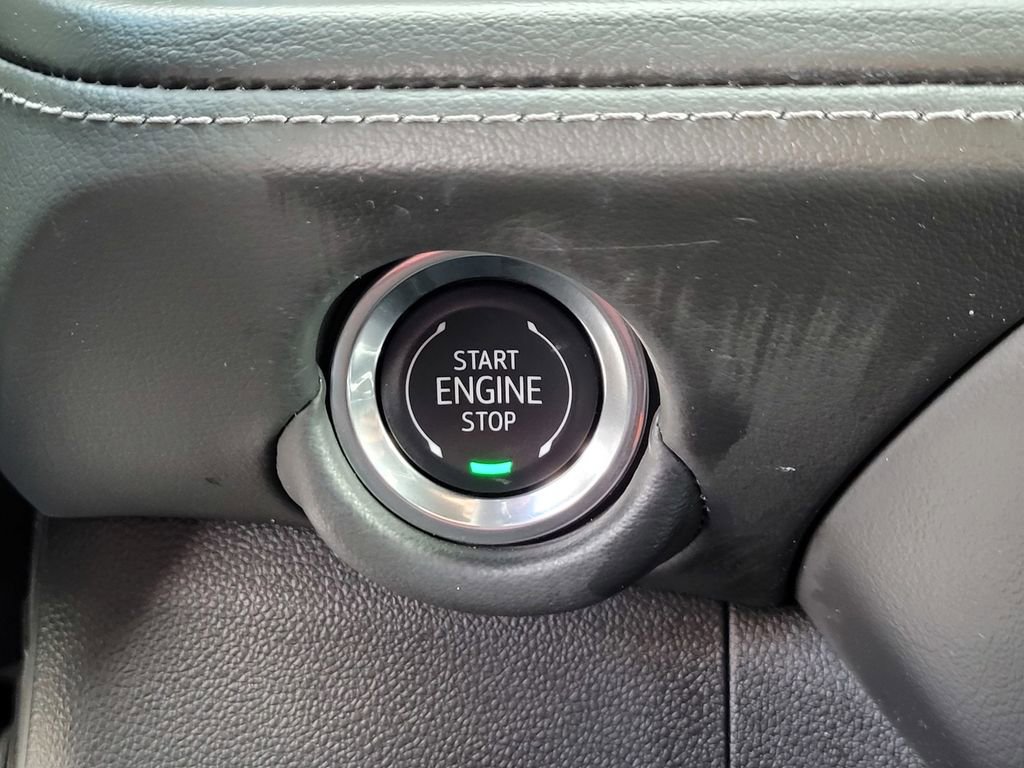 Used 2025 Chevrolet Suburban Z71 AWD/4WD image 24