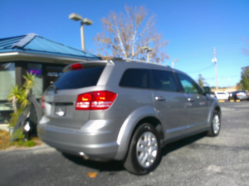 Used 2017 Dodge Journey SE w/ Flexible Seating Group image 5