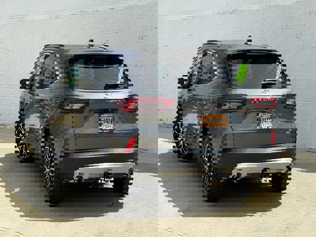 New 2024 Ford Escape SE w/ PHEV Premium Package image 4
