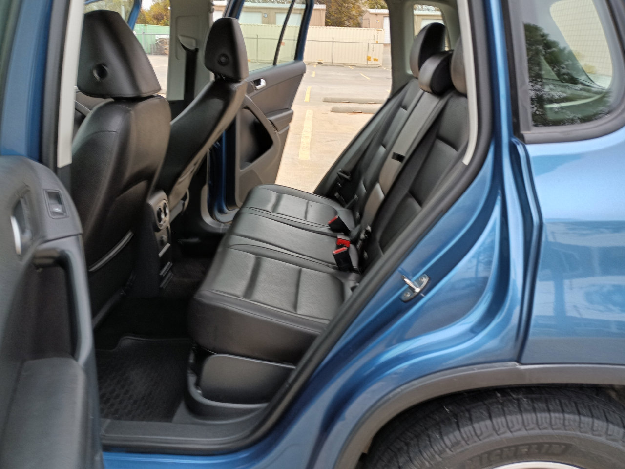 Used 2017 Volkswagen Tiguan S image 12