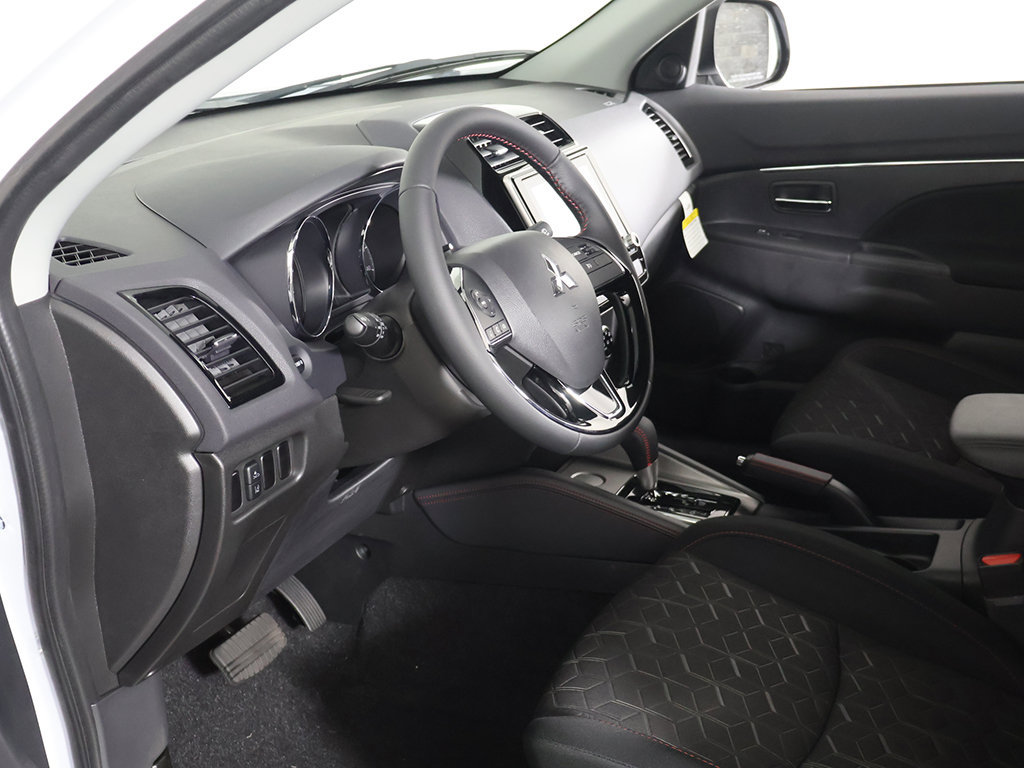 New 2027 Mitsubishi Outlander Sport LE FWD image 19