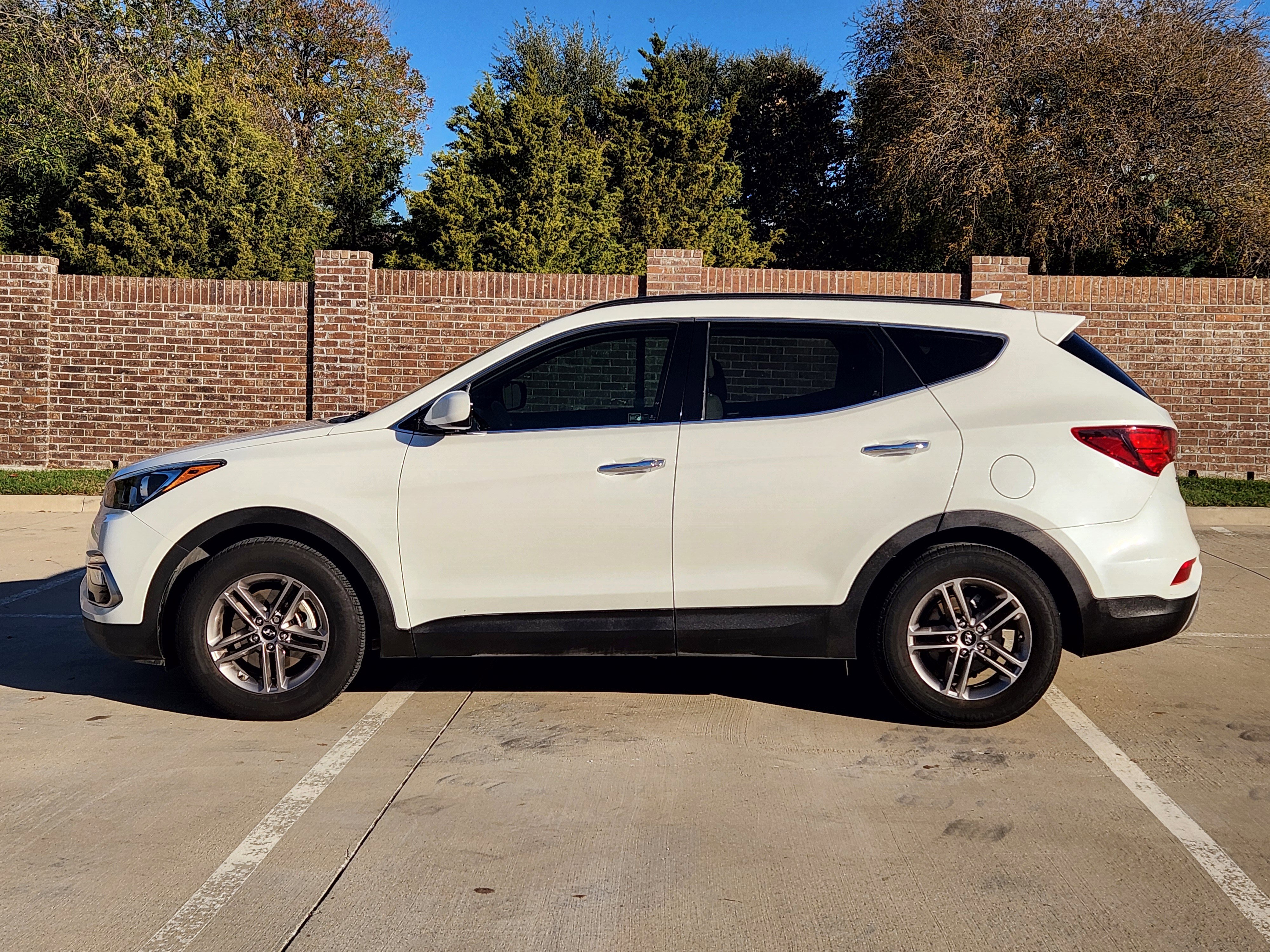 Used 2017 Hyundai Santa Fe Sport image 5