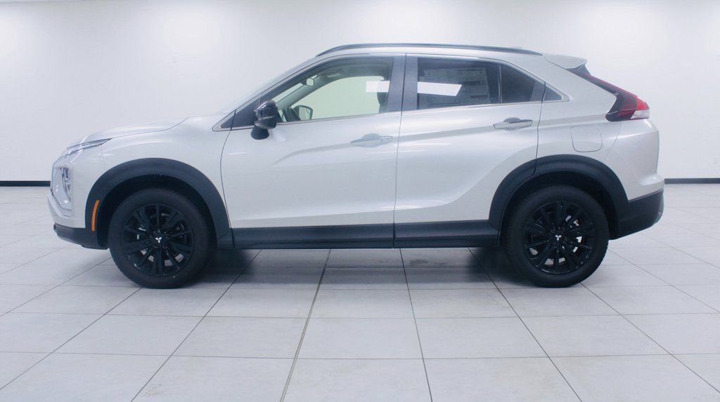 Used 2024 Mitsubishi Eclipse Cross Black Edition image 2