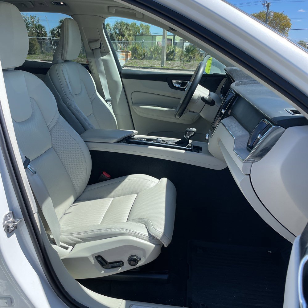 Used 2021 Volvo XC60 T5 Inscription w/ Protection Package Premier image 13