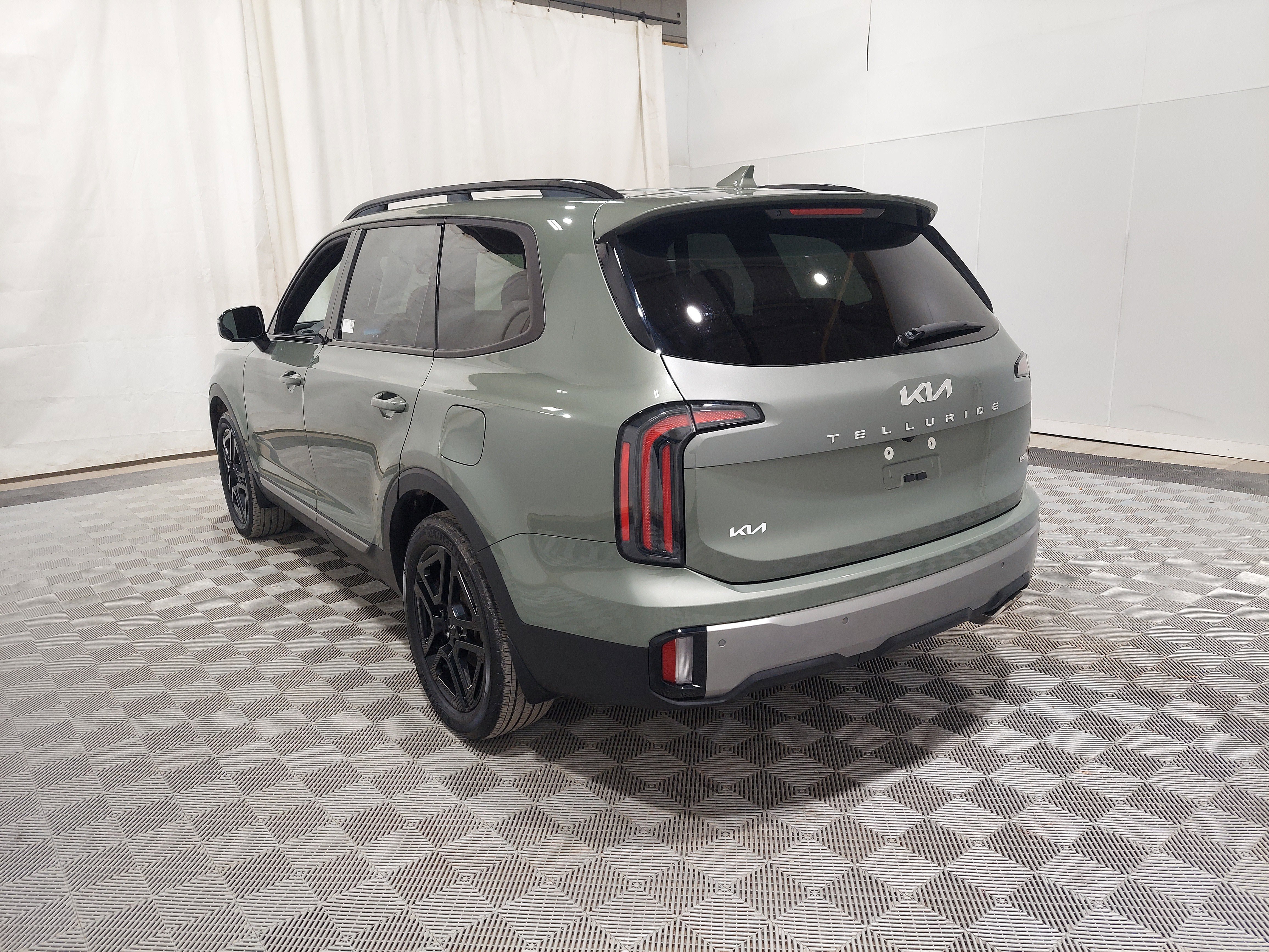 Used 2023 Kia Telluride SX AWD/4WD image 2