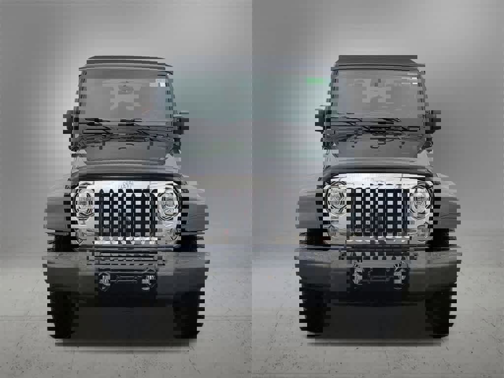 Used 2017 Jeep Wrangler Unlimited Sahara w/ Connectivity Group image 9