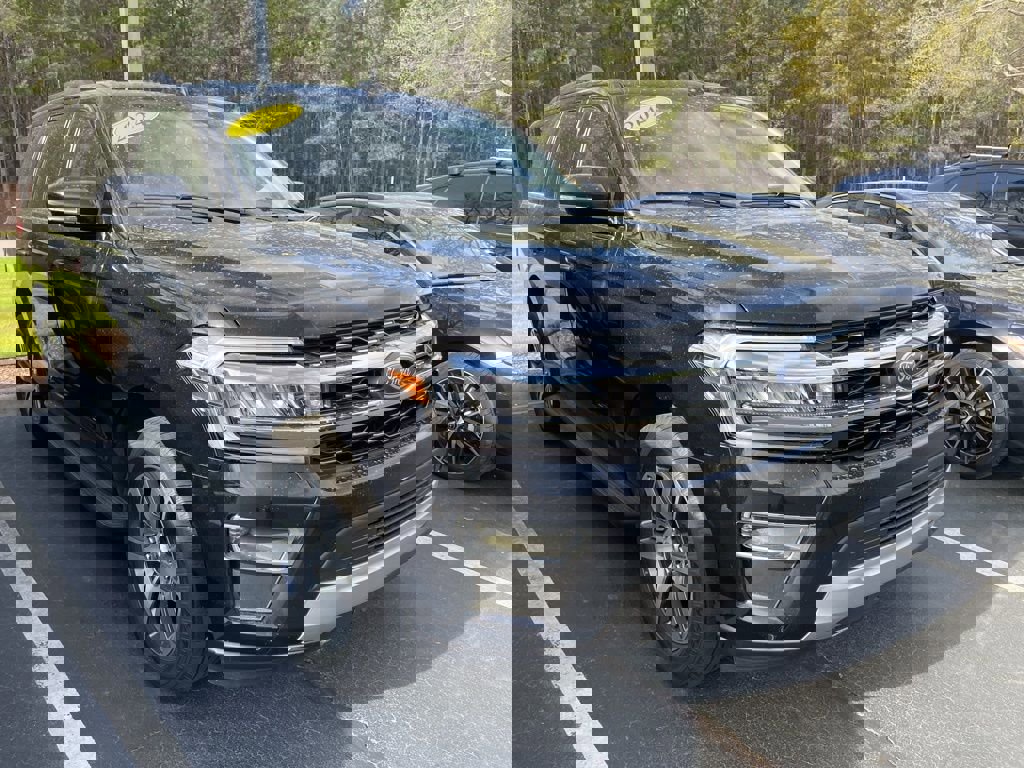 Used 2024 Ford Expedition Limited image 2