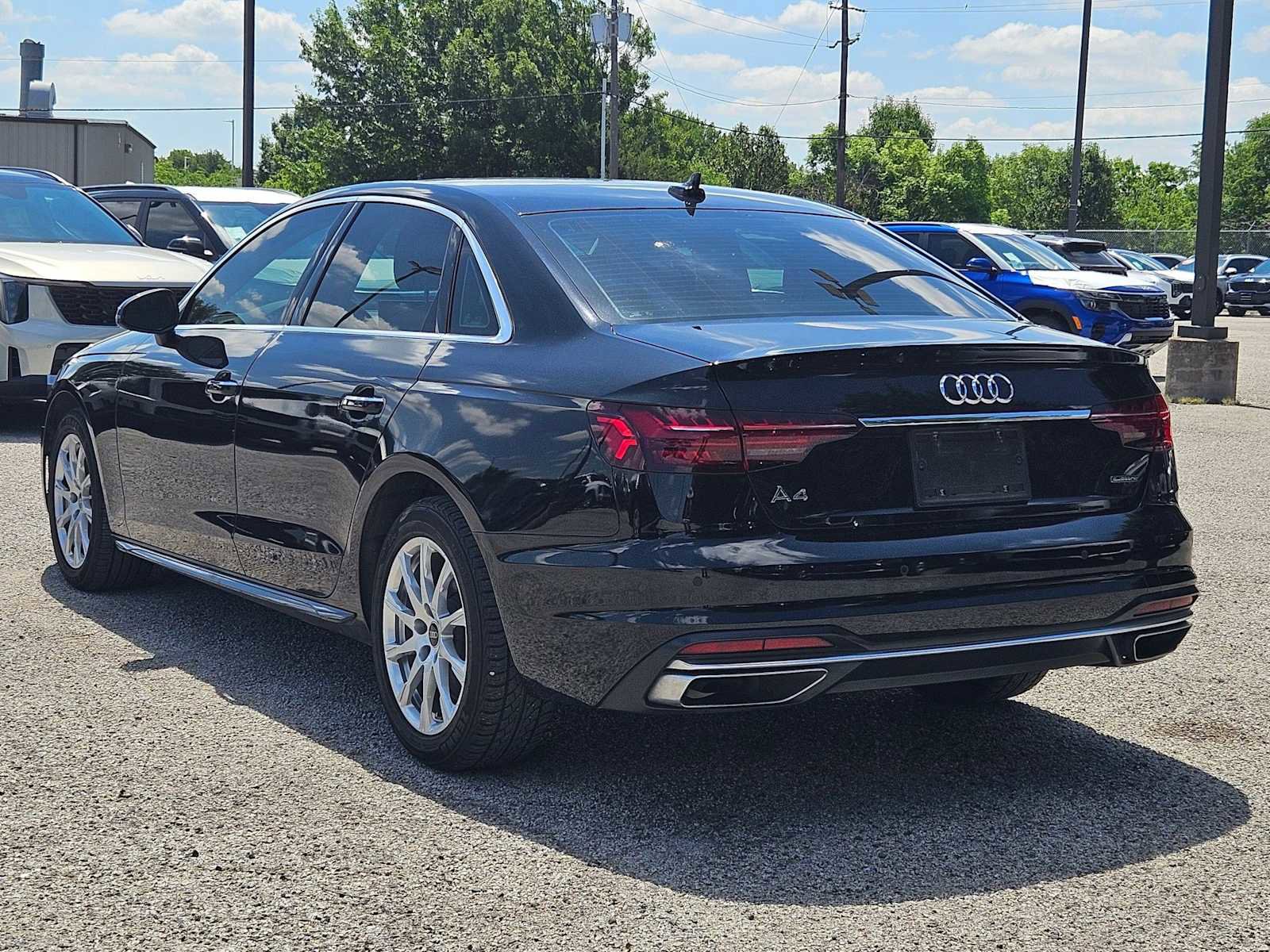 Used 2023 Audi A4 2.0T Premium w/ Convenience Package AWD/4WD image 4