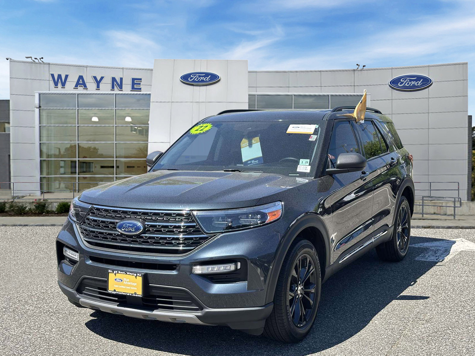 Certified 2022 Ford Explorer XLT w/ Equipment Group 202A AWD/4WD image 2