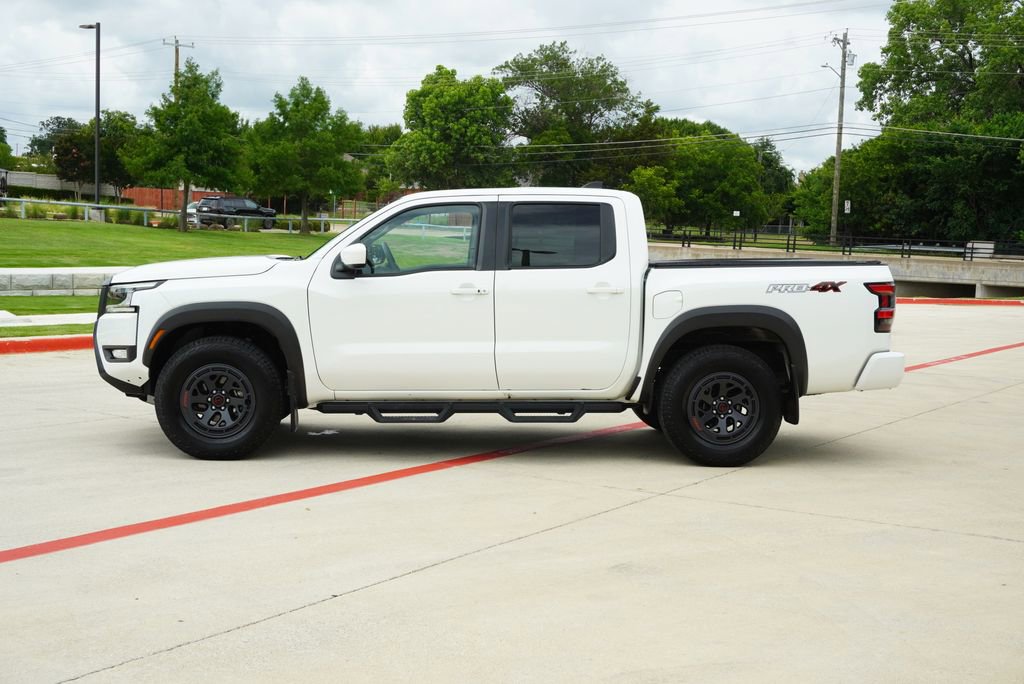 Used 2025 Nissan Frontier PRO-4X AWD/4WD image 2