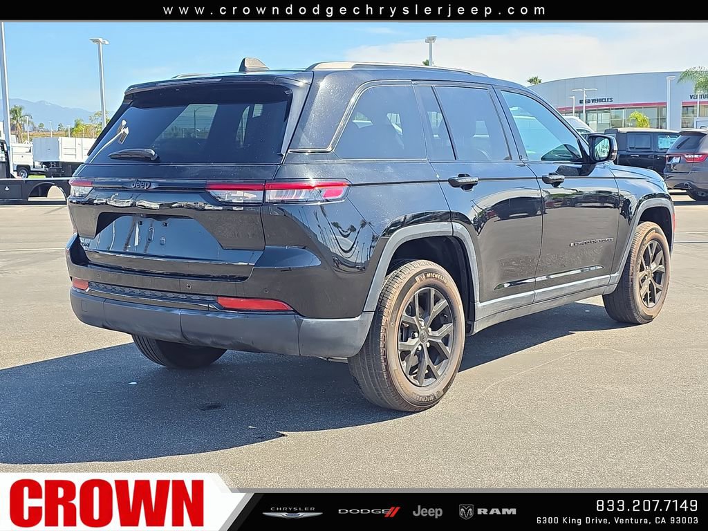 Used 2024 Jeep Grand Cherokee Altitude image 7