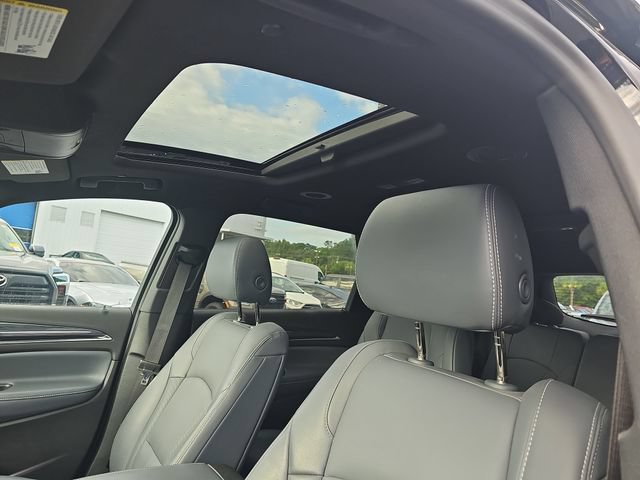 Used 2023 Buick Enclave Essence w/ Experience Buick Package FWD image 10