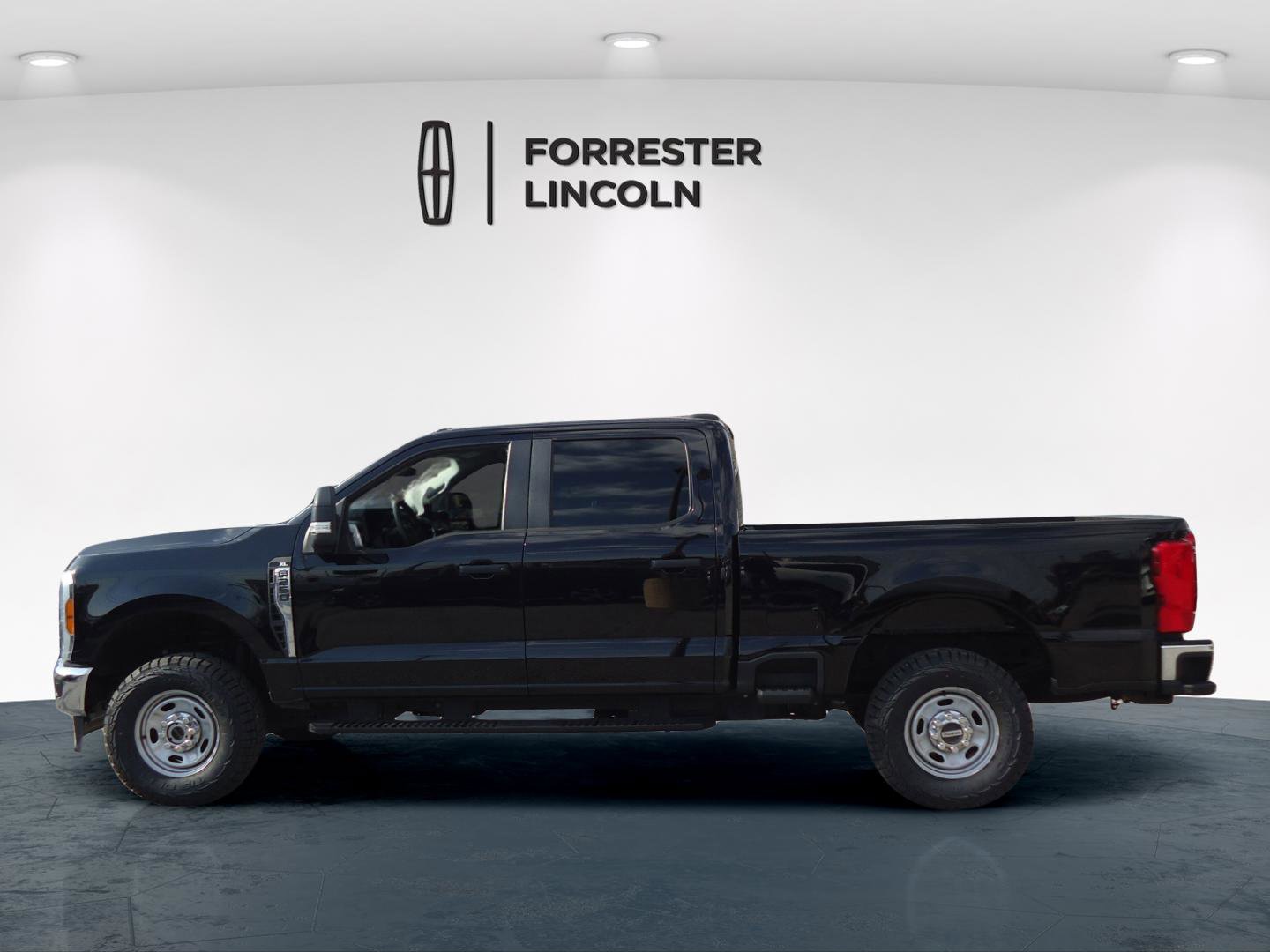 Used 2023 Ford F250 XL w/ XL Off-Road Package image 6